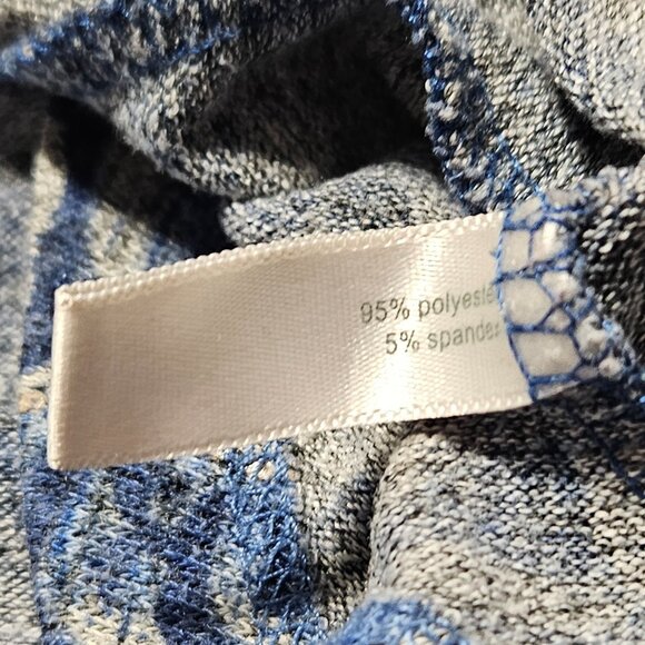 Fashion Bug Blue Paisley Top Womens Size XL Short Sleeve Blouse Asymmetrical Hem - Picture 5 of 5